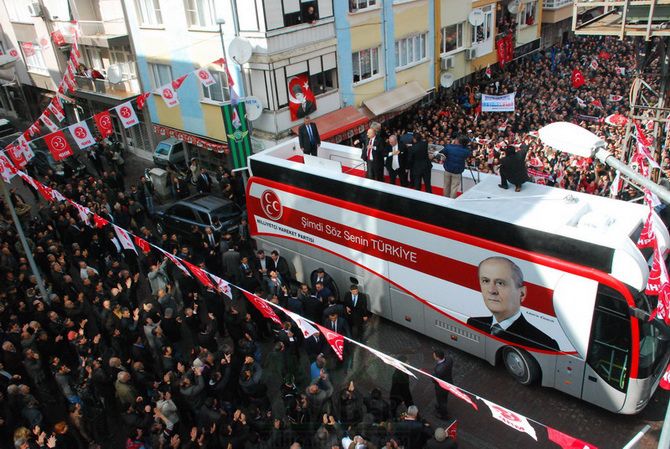 MHP LİDERi DEVLET BAHÇELİ AKHİSARLILAR İLE BULUŞTU